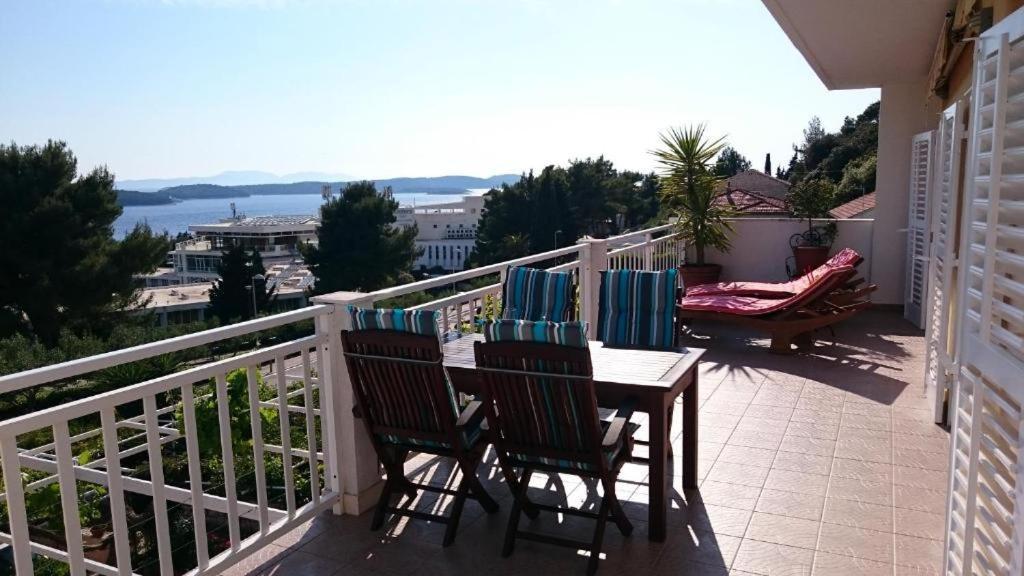 Apartments Mare 2 Hvar Town Exterior foto