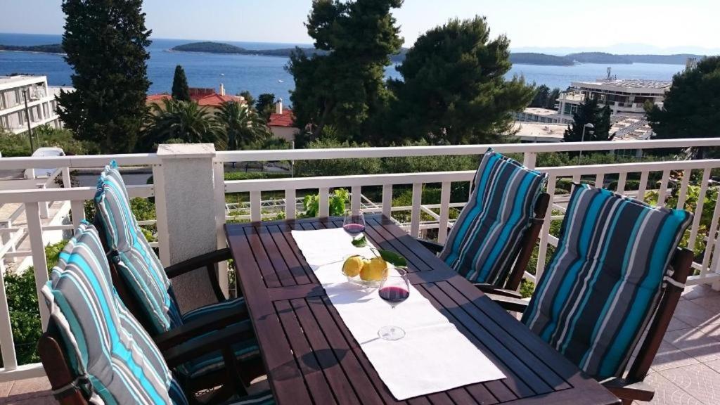 Apartments Mare 2 Hvar Town Exterior foto
